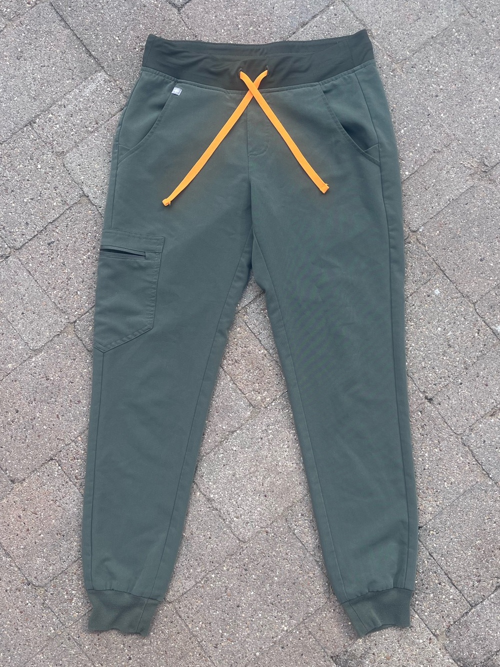 FIGS Zamora Jogger Green With Orange Drawstring Regular XS